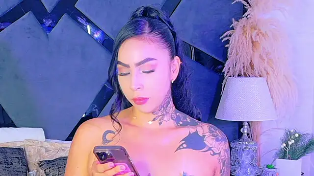 Snapshot of GiahDaniels chatting on July 2026 05:45:01 PM GiahDaniels online show from July 2026 05:45:01 PM