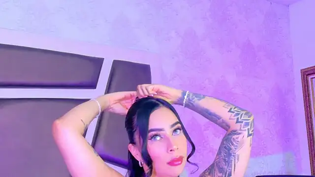 GiahDaniels online show from May 2026 01:32:01 AM