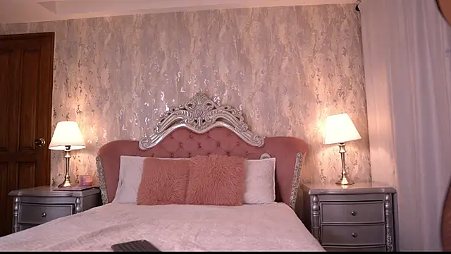 AngelineConnor online show from November 2025 12:44:01 AM