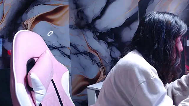 Snapshot of ling_ling24 chatting on October 2025 10:51:01 AM ling ling24 online show from October 2025 10:51:01 AM