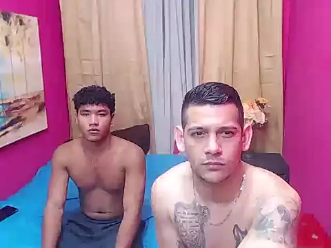 hugecocks hot online show from January 2026 12:49:01 AM