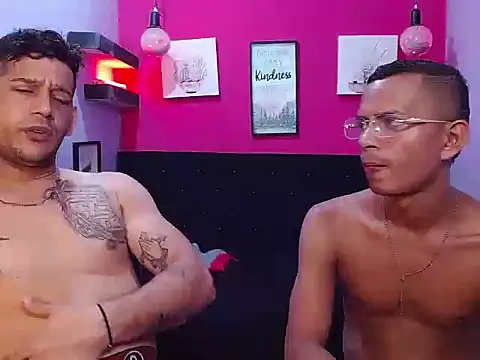 hugecocks hot online show from May 2026 08:39:01 PM