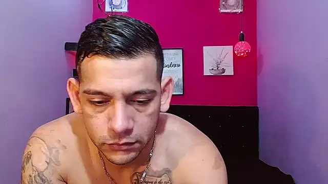 hugecocks hot online show from May 2026 07:54:02 PM
