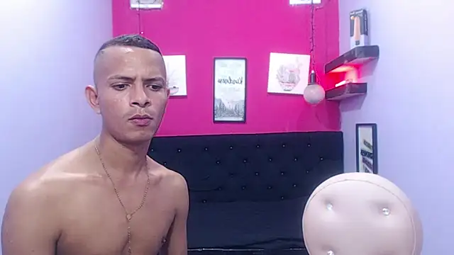 hugecocks hot online show from May 2026 07:18:01 PM