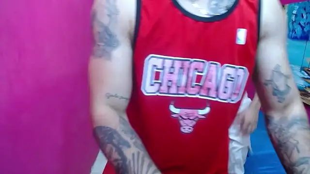 hugecocks hot online show from February 2026 02:24:02 PM