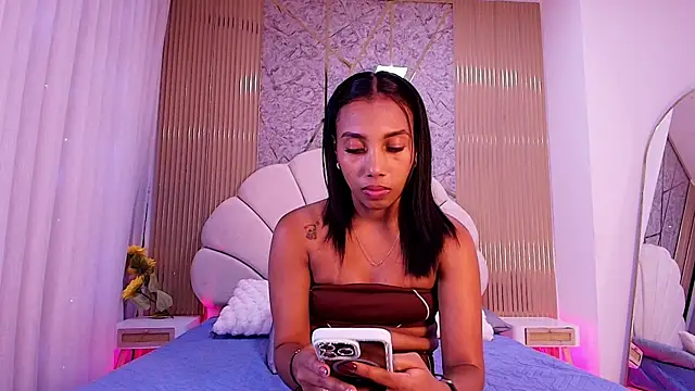 nata luna online show from April 2026 07:21:02 PM