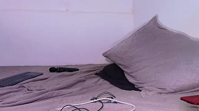 KaelMoreau online show from March 2026 10:17:02 AM