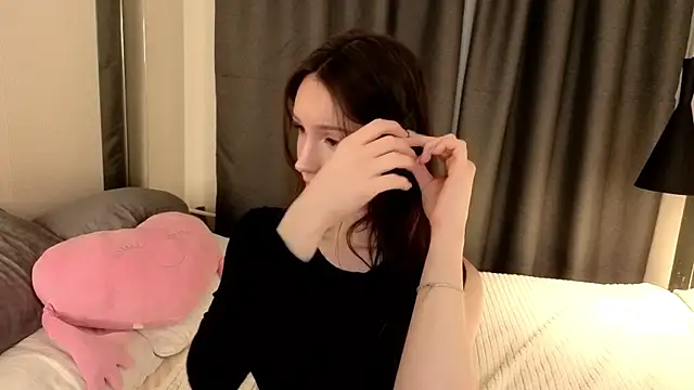 Victoria Thomsons1 online show from May 2026 01:50:01 PM