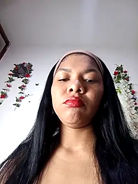 Snapshot of DIORA_Latina chatting on October 2025 04:14:02 AM DIORA Latina online show from October 2025 04:14:02 AM