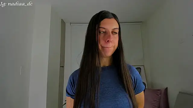 Nadiaa  online show from January 2025 03:54:02 AM