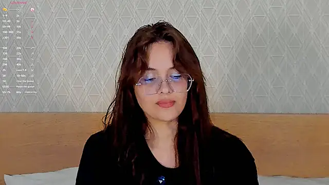 Snapshot of _Sweetie_ chatting on June 2026 03:45:01 PM Sweetie online show from June 2026 03:45:01 PM