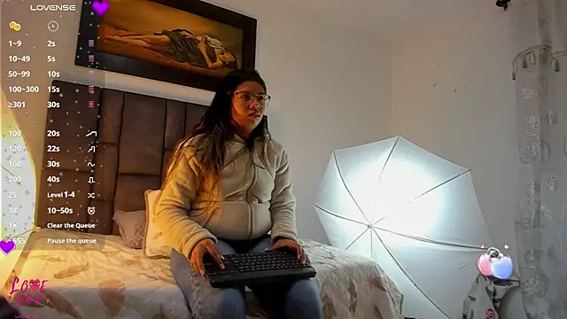 Vahiolet smith online show from February 2026 04:59:02 AM