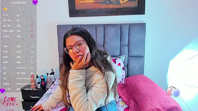 Vahiolet smith online show from March 2026 04:11:01 AM