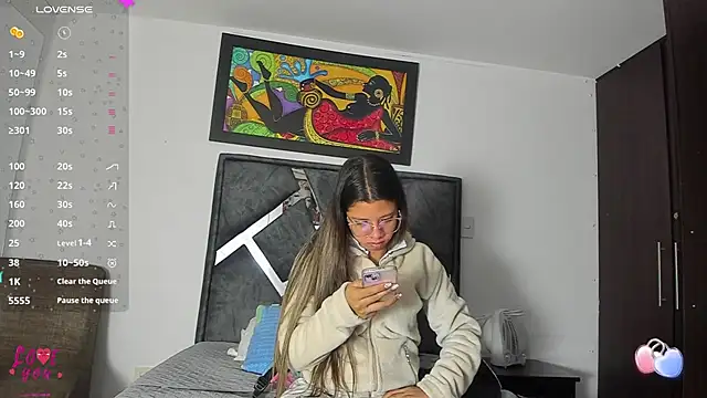 Vahiolet smith online show from October 2025 02:45:01 AM