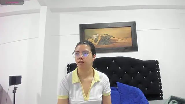 Vahiolet smith online show from November 2025 03:16:01 AM