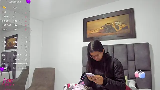 Vahiolet smith online show from February 2026 12:06:01 AM