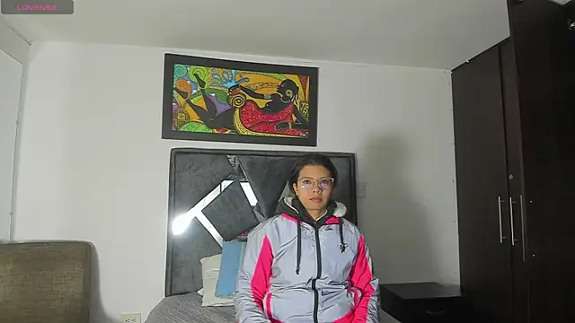 Vahiolet smith online show from October 2025 03:10:02 AM