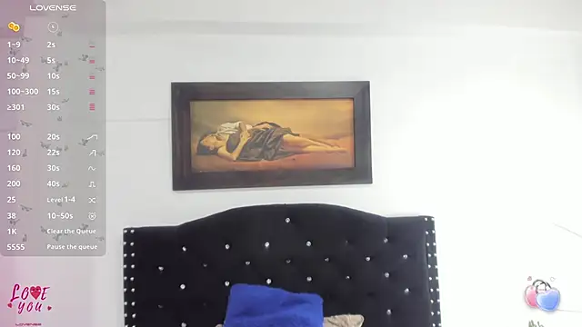 Vahiolet smith online show from November 2025 03:27:02 AM