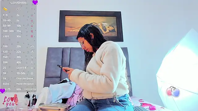 Vahiolet smith online show from March 2026 02:33:02 AM