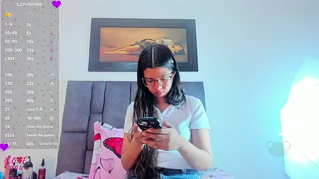 Vahiolet smith online show from April 2026 03:08:01 AM