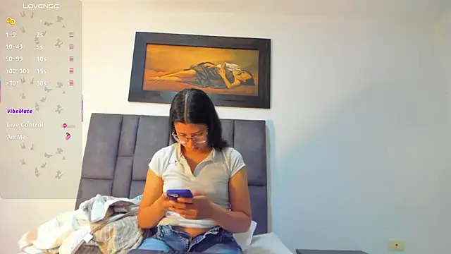 Vahiolet smith online show from June 2026 03:23:01 AM