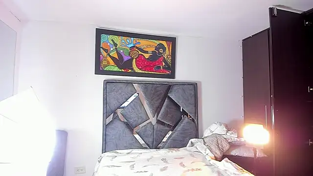 Vahiolet smith online show from November 2025 03:32:01 AM