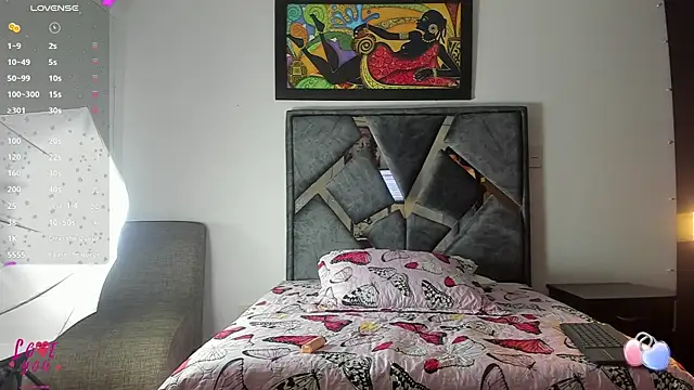 Vahiolet smith online show from November 2025 03:21:01 AM