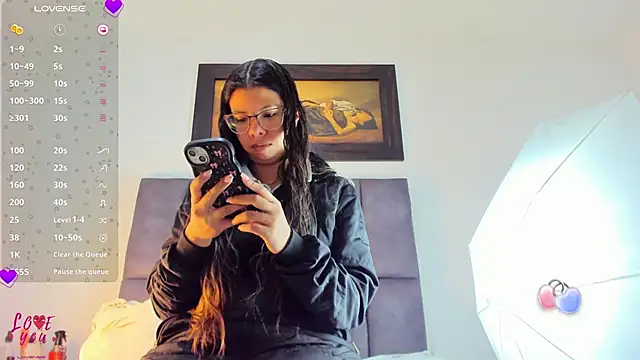 Vahiolet smith online show from March 2026 03:20:02 AM