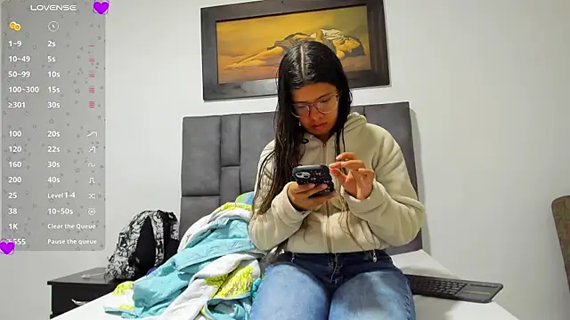 Vahiolet smith online show from April 2026 03:18:02 AM