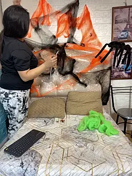 KataleyaStiward online show from October 2025 01:10:02 PM