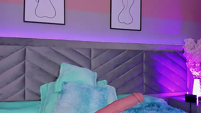 Ary thompson   online show from December 2024 11:26:02 PM