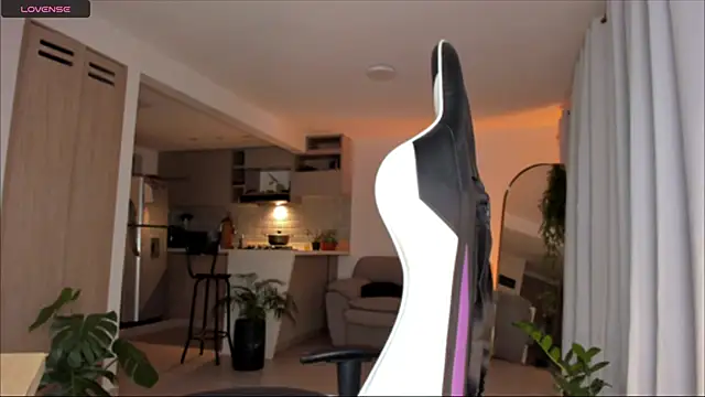  Miss Anna  online show from April 2026 07:15:02 AM