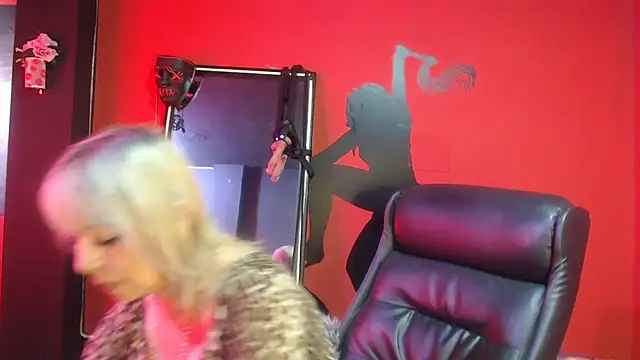 KLOE PIELL online show from October 2025 09:16:01 PM