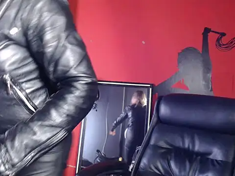 KLOE PIELL online show from April 2026 02:53:01 PM