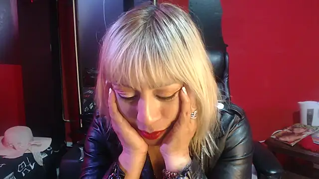 Snapshot of KLOE_PIELL chatting on October 2025 09:58:01 PM KLOE PIELL online show from October 2025 09:58:01 PM