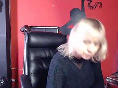 KLOE PIELL online show from April 2026 03:53:01 PM