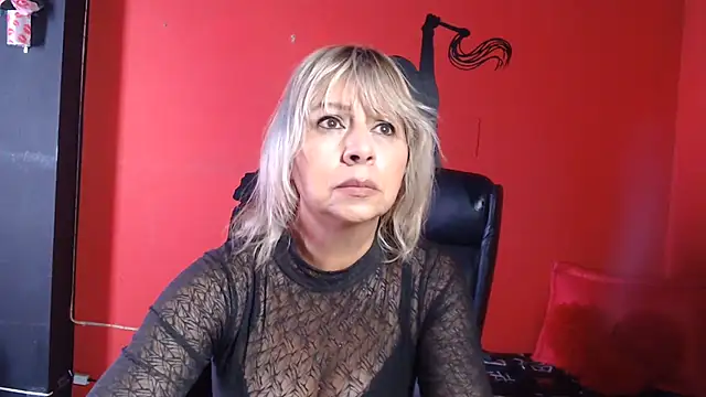 KLOE PIELL online show from May 2026 03:28:01 PM