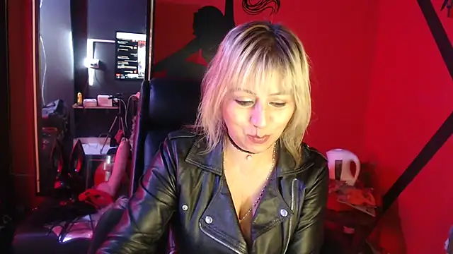 Snapshot of KLOE_PIELL chatting on November 2025 09:09:02 PM KLOE PIELL online show from November 2025 09:09:02 PM