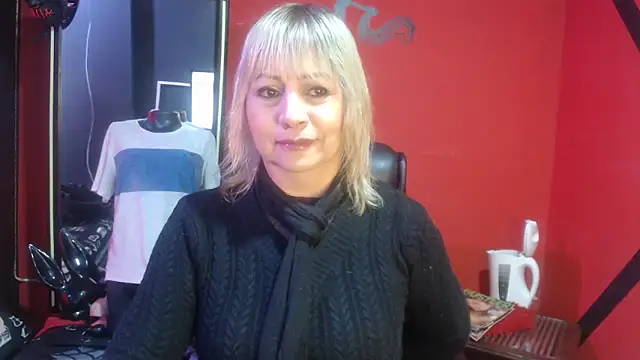 KLOE PIELL online show from October 2025 04:29:01 PM