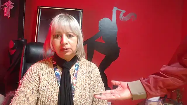 KLOE PIELL online show from December 2025 08:04:02 PM