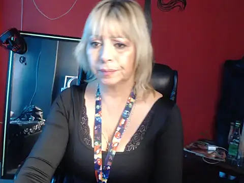 KLOE PIELL online show from March 2026 08:04:01 PM