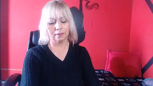 KLOE PIELL online show from June 2026 05:02:01 PM