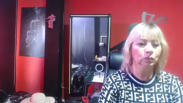 Snapshot of KLOE_PIELL chatting on November 2025 09:26:02 PM KLOE PIELL online show from November 2025 09:26:02 PM