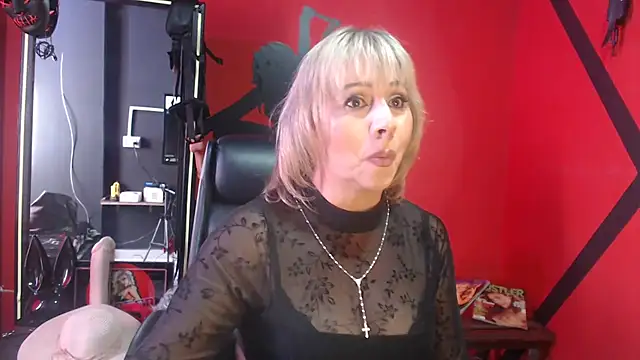 KLOE PIELL online show from September 2025 09:14:01 PM