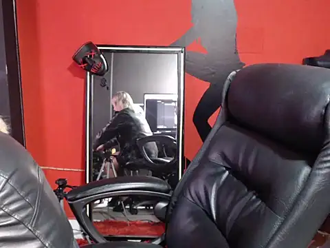 KLOE PIELL online show from March 2026 09:26:02 PM