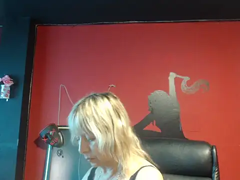 KLOE PIELL online show from March 2026 07:54:01 PM