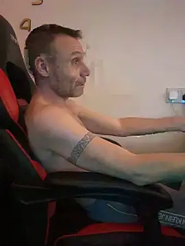 bigkeven4 online show from December 2025 08:31:01 PM