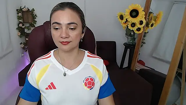 Snapshot of Ghada_milf chatting on June 2026 10:41:02 PM Ghada milf online show from June 2026 10:41:02 PM