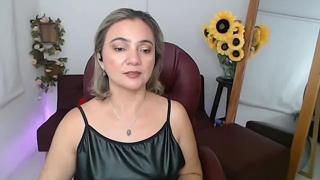 Snapshot of Ghada_milf chatting on June 2026 12:07:02 AM Ghada milf online show from June 2026 12:07:02 AM