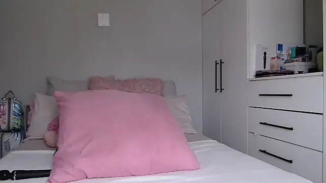 Amberbela online show from February 2026 12:49:01 PM